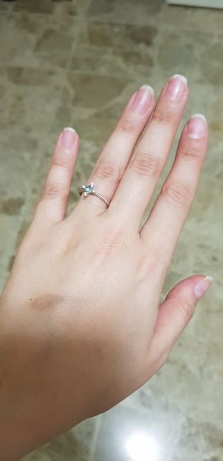E ora mostraci una foto del tuo anello di fidanzamento! - 1