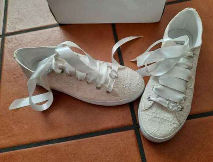 Sneakers o tacchi - 1