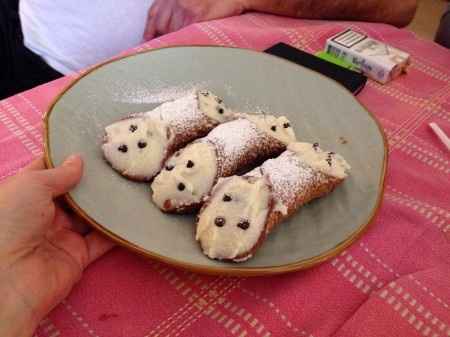 Cannoli🍧🍧🍧🍧🍧🍰🍰🍰🍰🍰