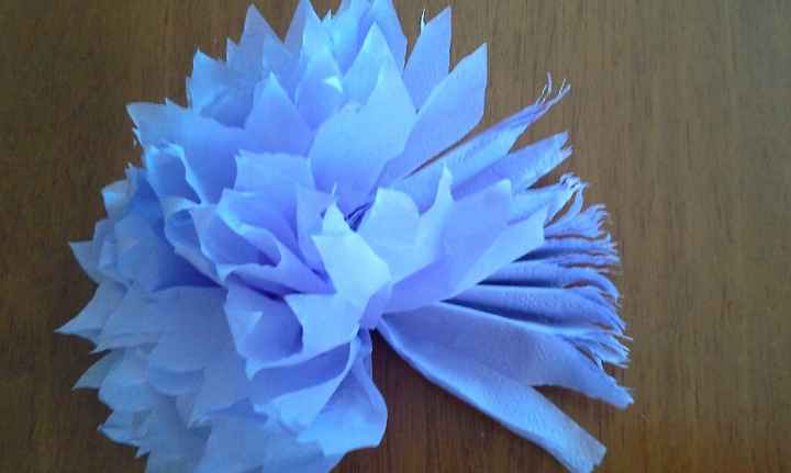 Come realizzare i fiori con i tovaglioli - 6