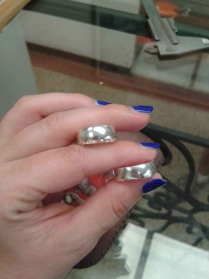 questi sono i modelli in argento che abbiamo provato..sono da 6mm ma noi le faremo fare da 5mm