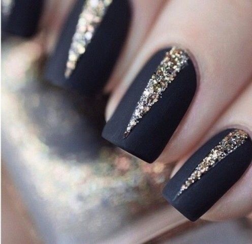 questa la prenderei in considerazione per anulare ma con glitter in silver