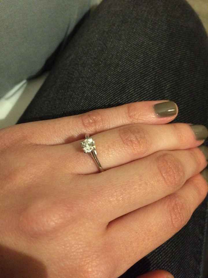 E ora mostraci una foto del tuo anello di fidanzamento! - 1