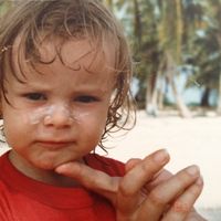 Una nostra foto da bambina e da adulta - 1