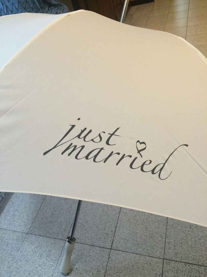 Vestaglia sposa e ombrello - 1