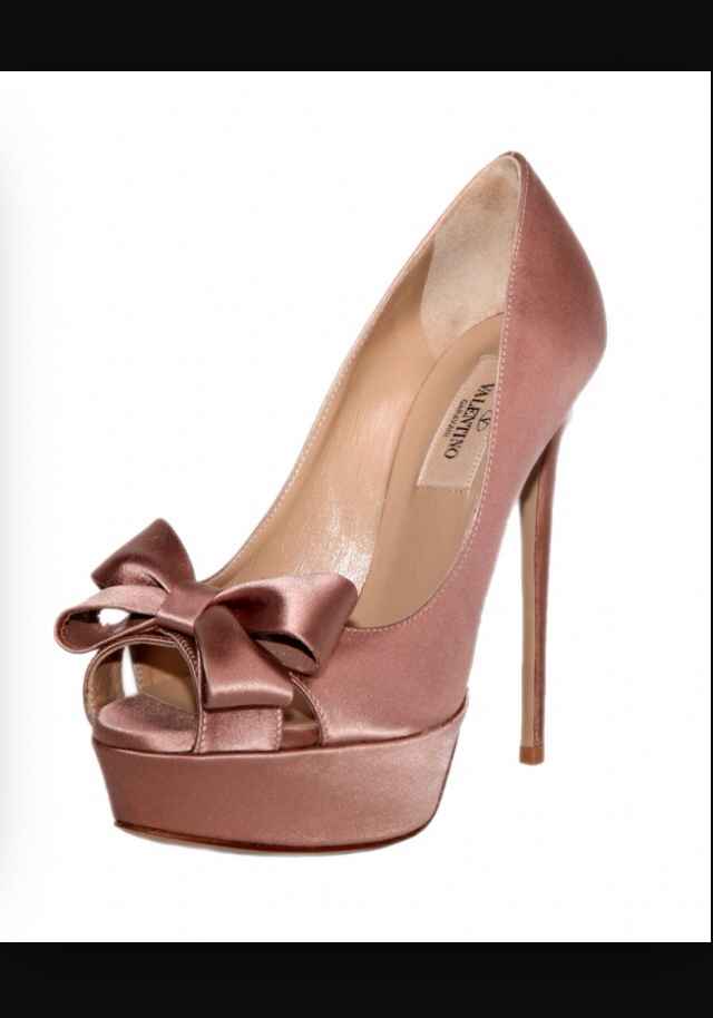 Perché è più complicato trovare le scarpe che il vestito??? - 2