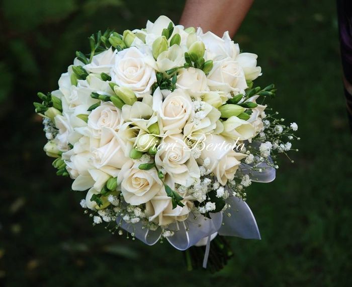 Bouquet fresie e rose