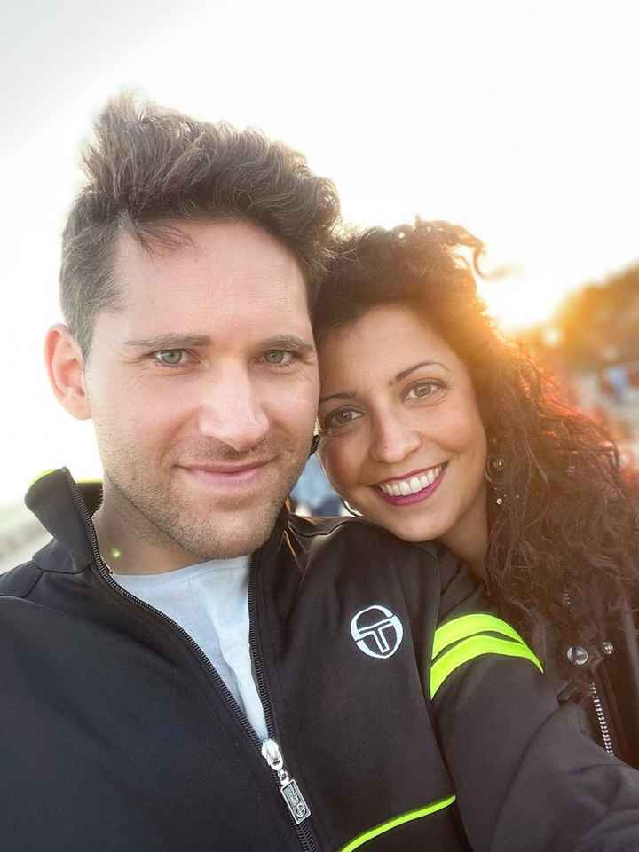 Postate una foto di voi due 👇 - 1