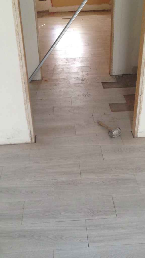 Pavimento in gres effetto legno - 1