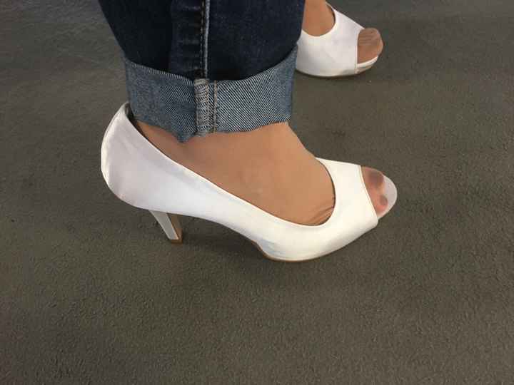 Che pensate di queste scarpe? - 1