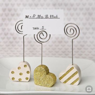 cuoricini di legno decorati e porta bigliettino