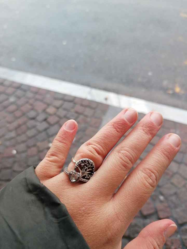 Come è il vostro anello di fidanzamento?? - 1