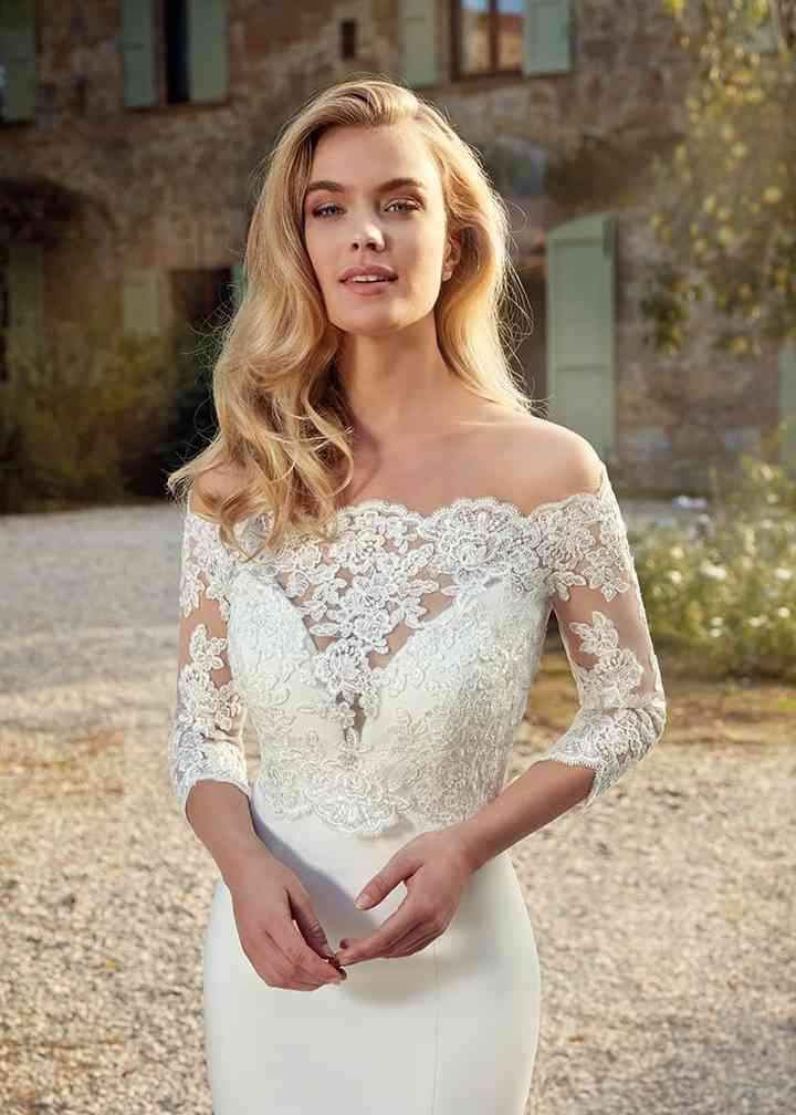 Velo alla Pellegrini su abito a sirena… - 1