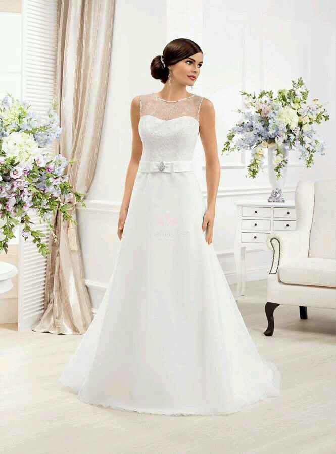 Abiti con gonna liscia e corpino in pizzo - 5