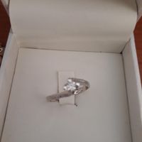 E ora mostraci una foto del tuo anello di fidanzamento! - 1