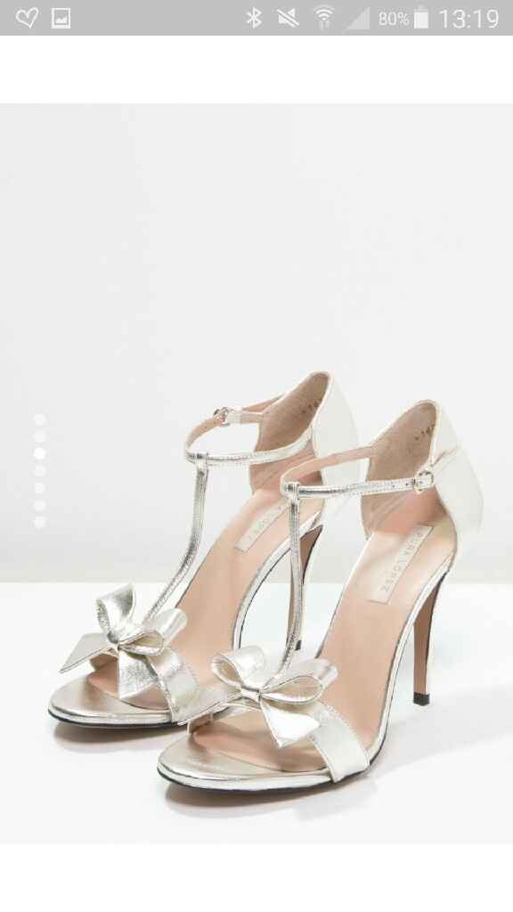 Spose che non rinunceranno ai tacchi x quel giorno - 3