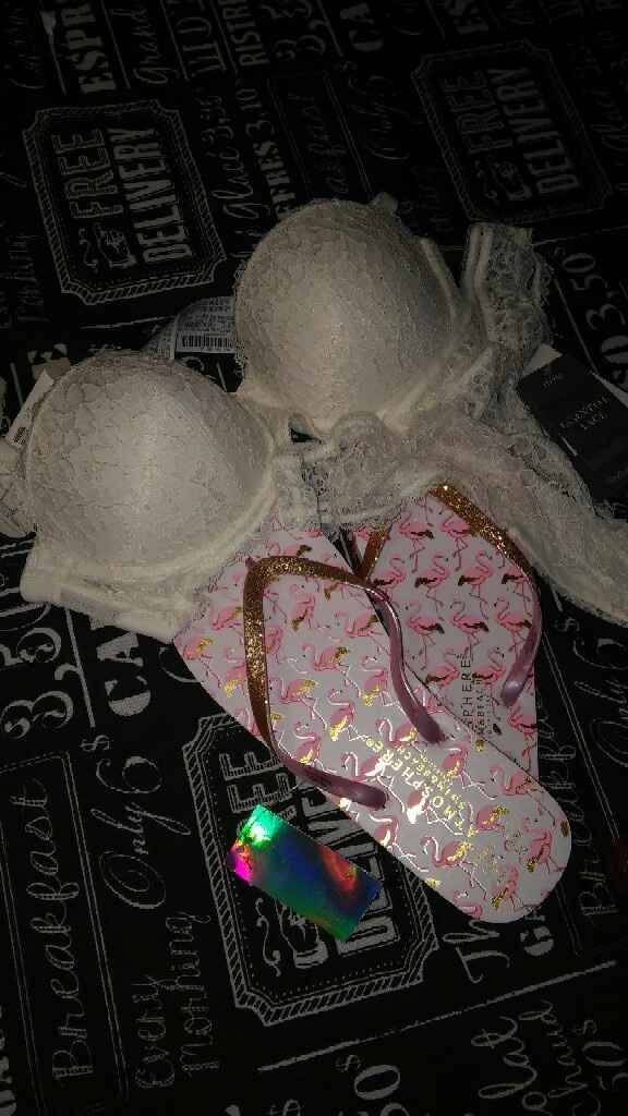 Shopping intimo e ciabatte - 1