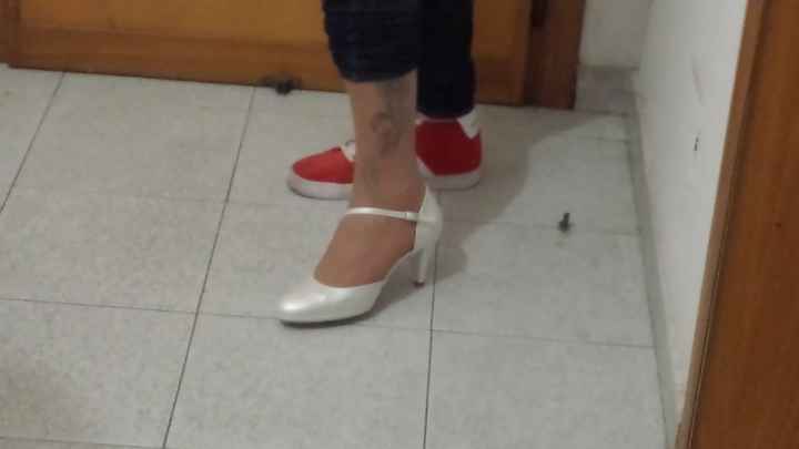 Scarpe tassativamente chiuse, ma raffinate. Queste le mie.  Come sono le vostre? - 1