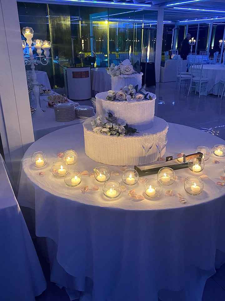 Sposini e Topper sulla torta - 1