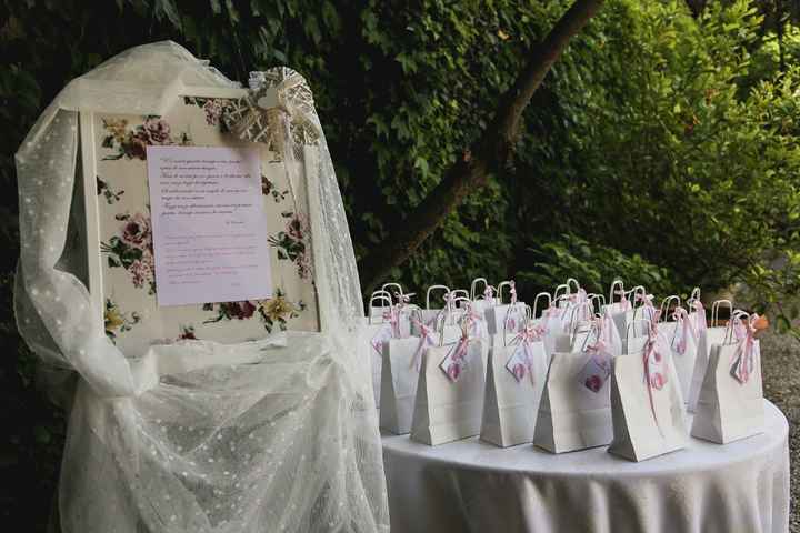 Benvenuti, poesia a tema e wedding bag