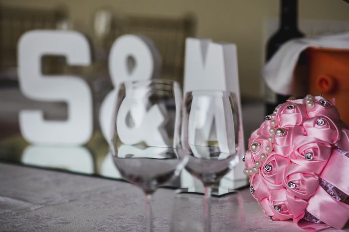 dettaglio angolo tavolo sposi