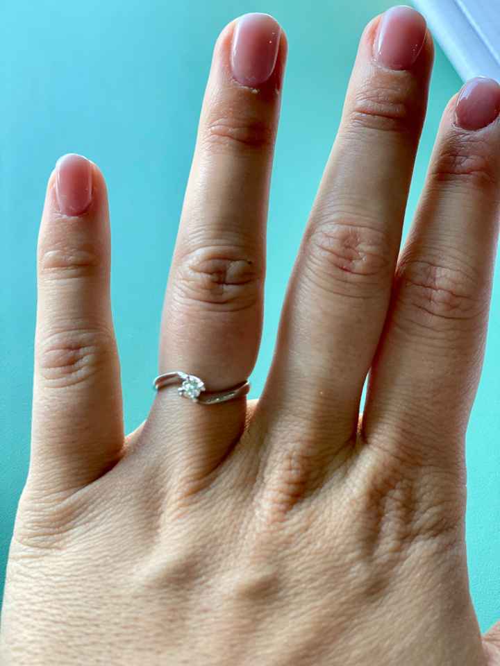E ora mostraci una foto del tuo anello di fidanzamento! - 1