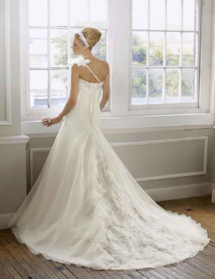 ABITI DA SPOSA ...by Madeleine Gardner e linea Moree Lee