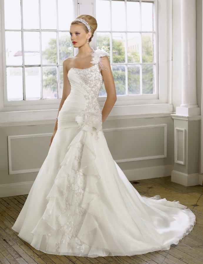 ABITI DA SPOSA ...by Madeleine Gardner e linea Moree Lee