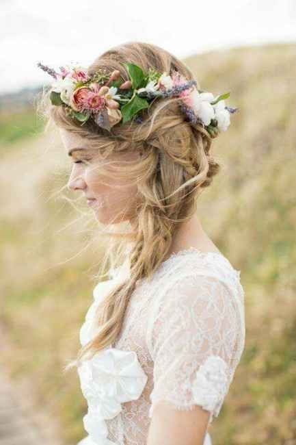 15 look sposa capelli sciolti con corona di fiori - 1