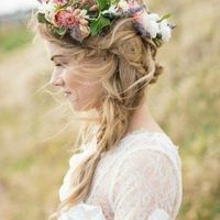 15 look sposa capelli sciolti con corona di fiori - 1