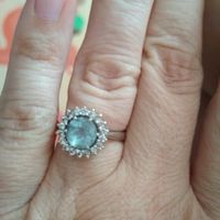 E ora mostraci una foto del tuo anello di fidanzamento! - 1