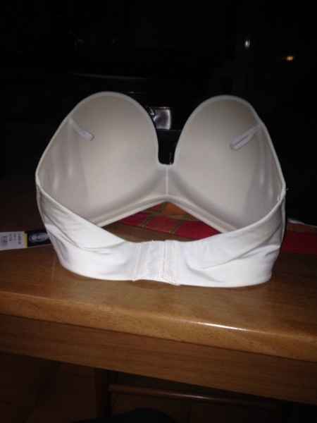 Reggiseno per abito troooopo scollato - 1