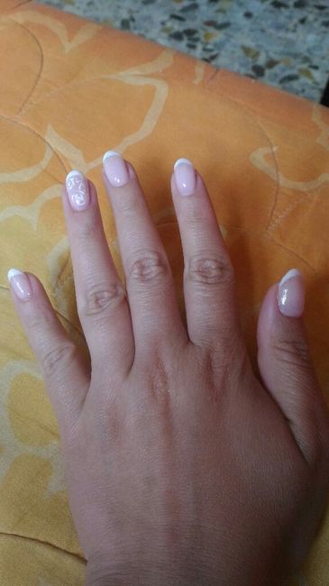 E anche le unghie ci sono... -2 - 2