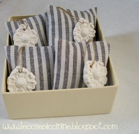 Gessetto e sacchetto profumato