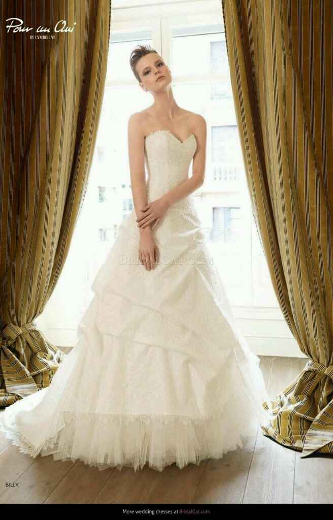 Mi fate vedere i vostri abiti? - 1