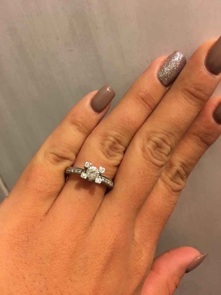 Mi fate vedere i vostri anelli di fidanzamento? - 2