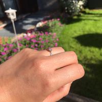 E ora mostraci una foto del tuo anello di fidanzamento! - 1