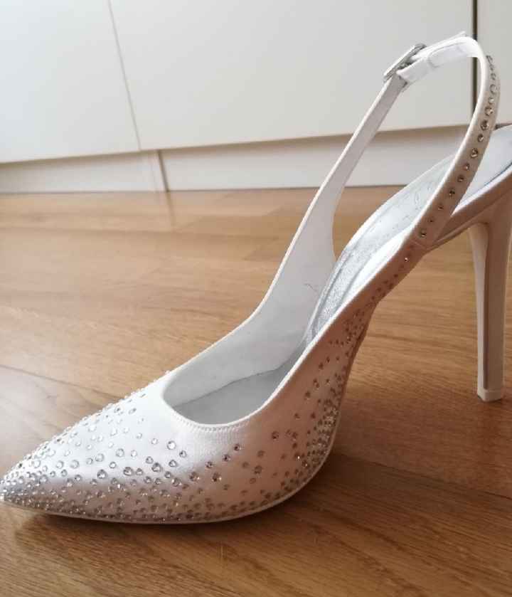 Sondaggio sul marchio delle scarpe 👰 - 1