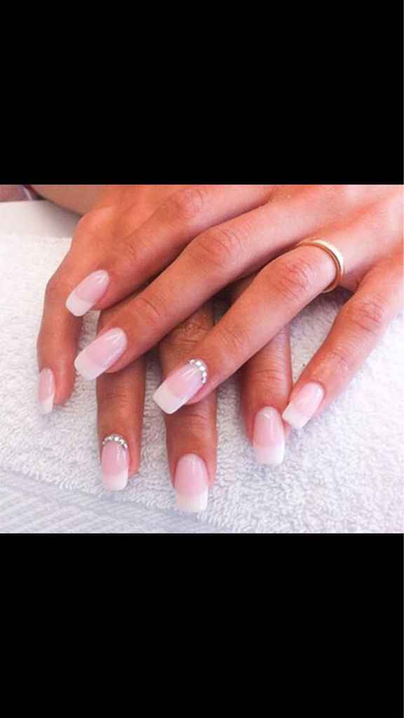 Unghie ...abito...acconciatura ..trucco...fedi - 3