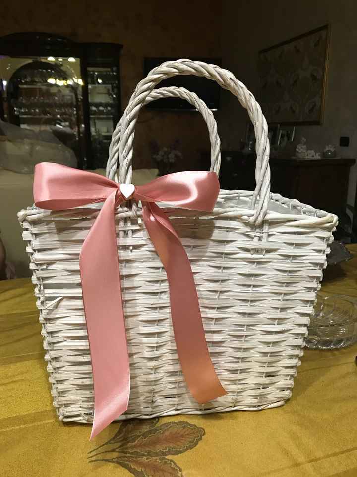 Ceste per confetti fuori la chiesa❤️ - 1