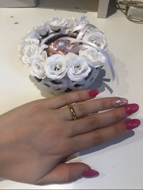 🎁👩🏼‍❤️‍👨🏻💍 1