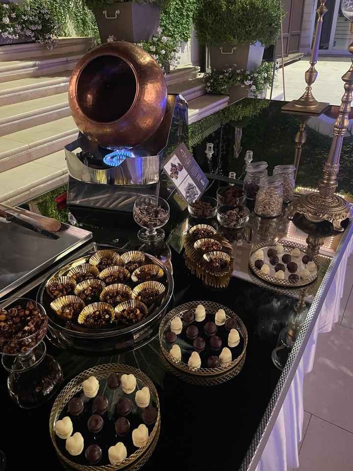 Angolo del torrone e del cioccolato in conclusione di serata - 1