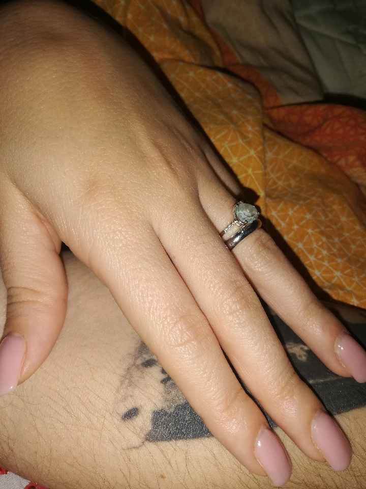 E ora mostraci una foto del tuo anello di fidanzamento! - 1