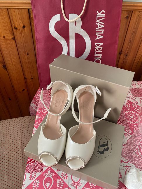 Ragazze scarpe trovate !! Vi piacciono ? 1