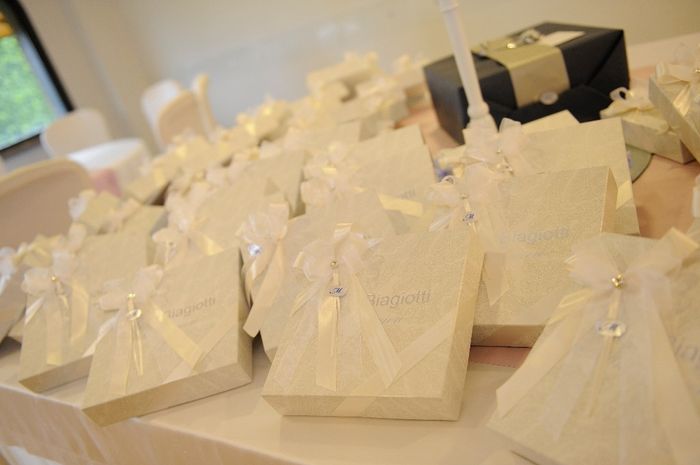 ................bomboniere................