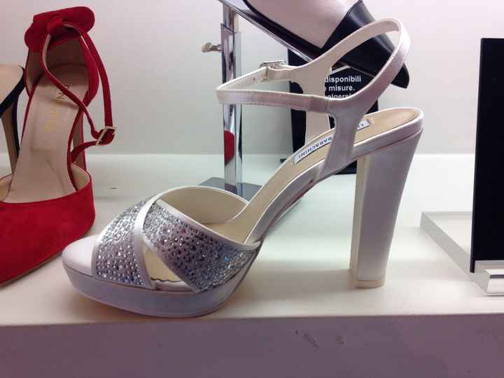 Quanto vi sono costate le scarpe da sposa? - 1