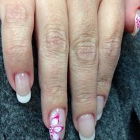 Unghie sposa, ideali per mettersi in mostra nel fatidico giorno