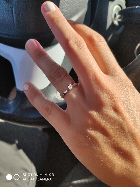 E ora mostraci una foto del tuo anello di fidanzamento! 1