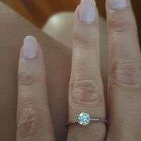 E ora mostraci una foto del tuo anello di fidanzamento! - 1