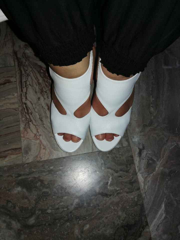 Le scarpe - 1